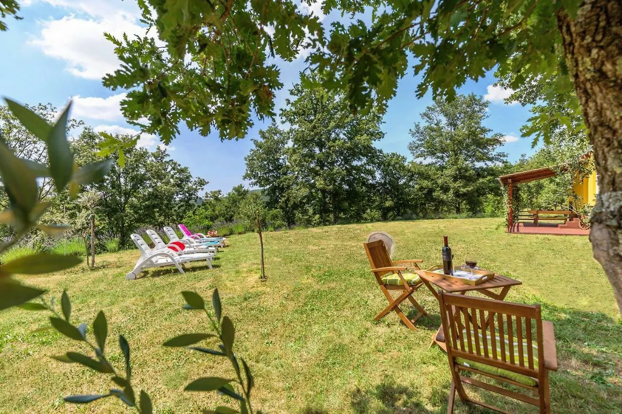 Ferienhaus Vacation Home Latini Hum
